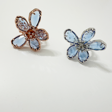 Load image into Gallery viewer, Crystal Flower Ring