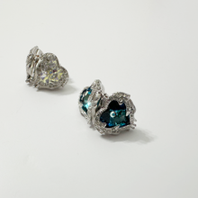 Load image into Gallery viewer, Diamond Heart Earing
