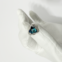 Load image into Gallery viewer, Diamond Heart Earing