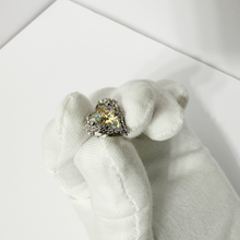 Load image into Gallery viewer, Diamond Heart Earing