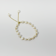 Load image into Gallery viewer, Timeless Pearl Bracelet

