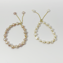 Load image into Gallery viewer, Timeless Pearl Bracelet
